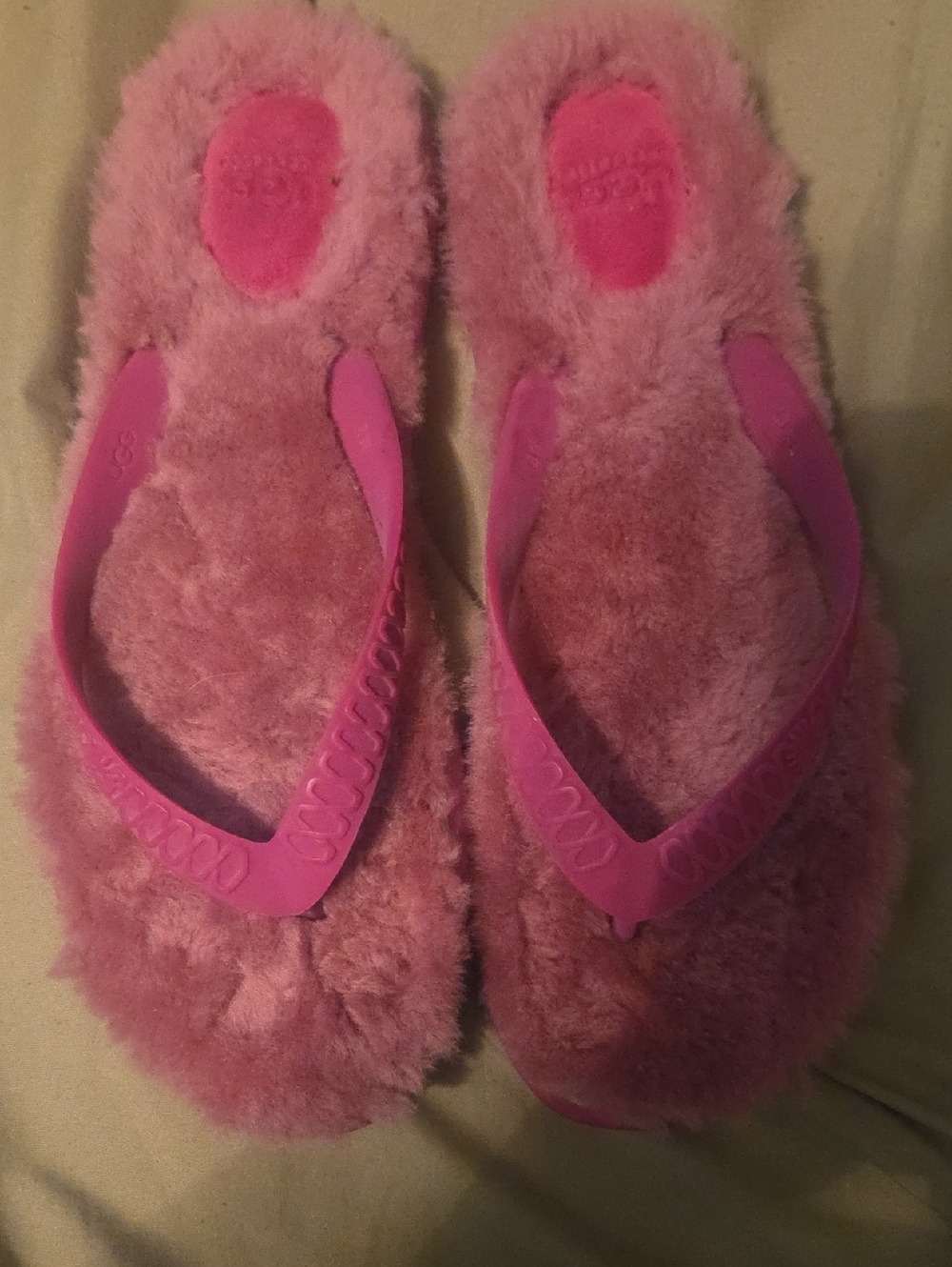 UGG Women's Pink Fuzzy Flip Flop Slippers